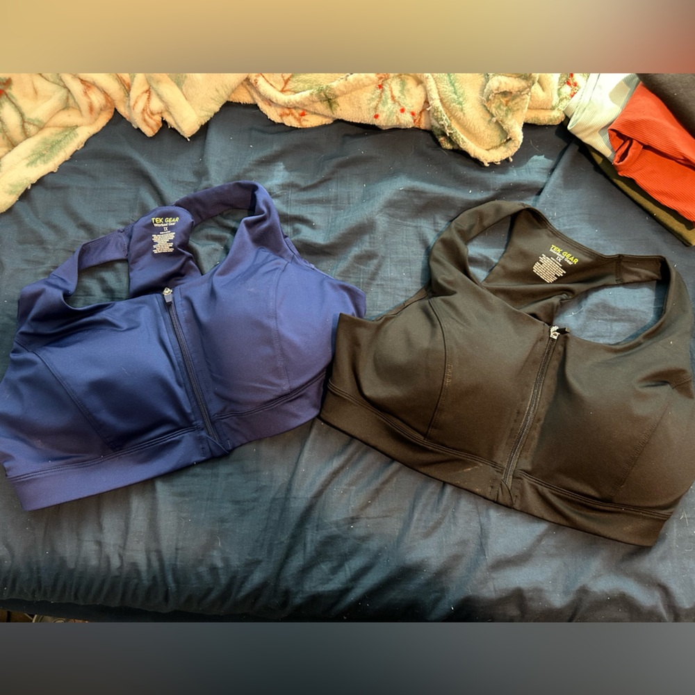 Zip up sports bra